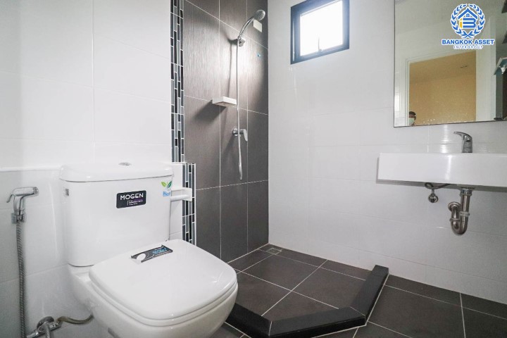 *****ทาวน์เฮ้าส์มือสองย่านนนทบุรี ม.เนเชอร่า เทรนด์ รัตนาธิเบศร์-ราชพฤกษ์ #หลังมุม เนื้อที่กว้างขวางมากถึงเกือบ 29 ตร.ว. ฟังก์ชัน 3 ห้องนอน 2 ห้องน้ำ 2 ที่จอดรถ บนทำเลแห่งการเดินทาง เพียง 10 นาทีก็ถึงรถไฟฟ้าสายสีม่วง "สถานีบางพลู" ใกล้เซ็นทรัลเวสต์เกต และทางด่วน "ศรีรัช" จองเลย!